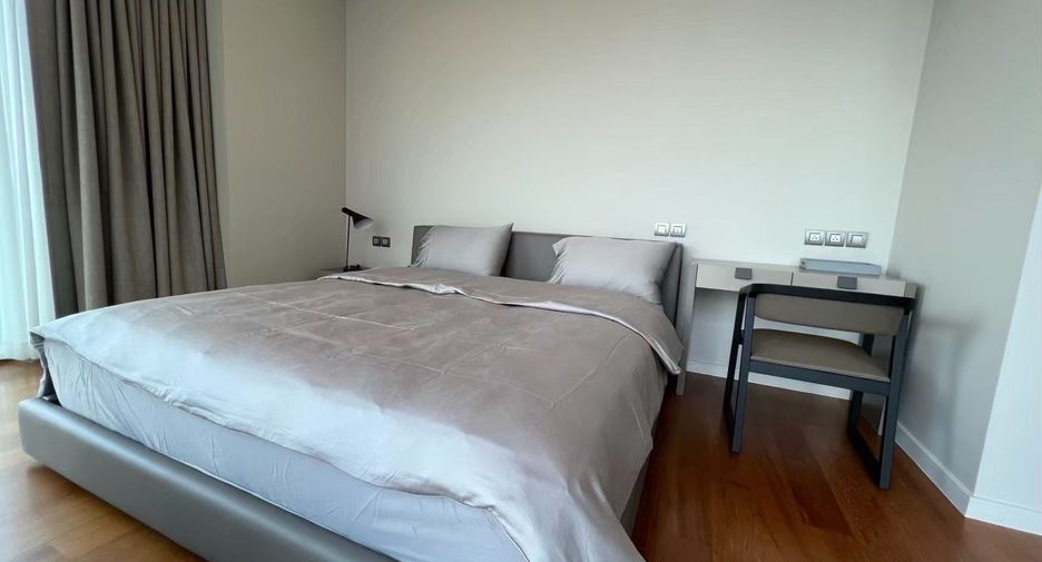 For rent 2 bedrooms condo in Pathum Wan, Bangkok