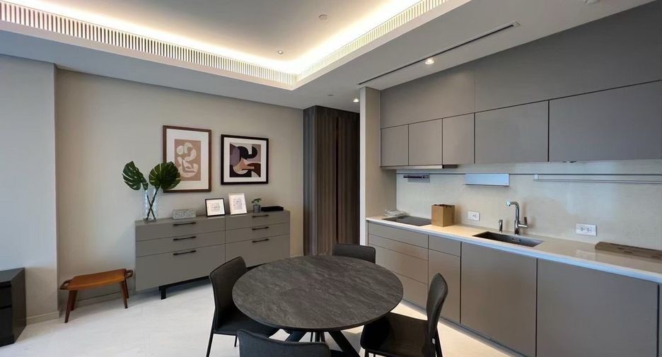 For rent 2 bedrooms condo in Pathum Wan, Bangkok
