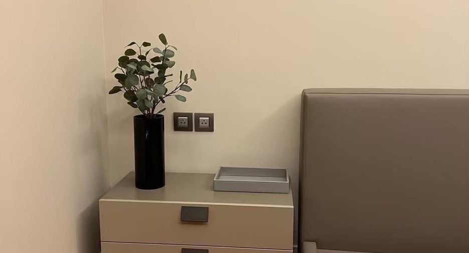 For rent 2 bedrooms condo in Pathum Wan, Bangkok