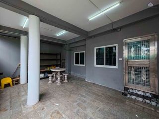 Casa adosada en venta de 5 habitaciones en Bangkok Yai, Bangkok
