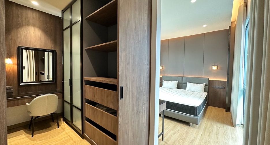 For rent 4 bedrooms house in Watthana, Bangkok