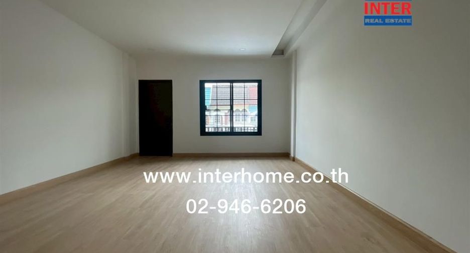 Reihenhaus zum Kauf mit 3 Zimmer in Bang Kapi, Bangkok