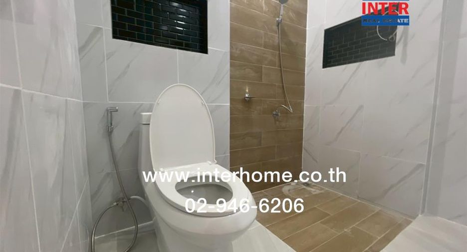 Reihenhaus zum Kauf mit 3 Zimmer in Bang Kapi, Bangkok