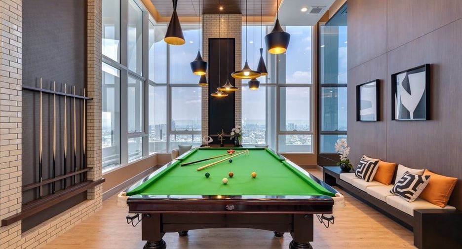 For rent and for sale 3 bedrooms condo in Yan Nawa, Bangkok