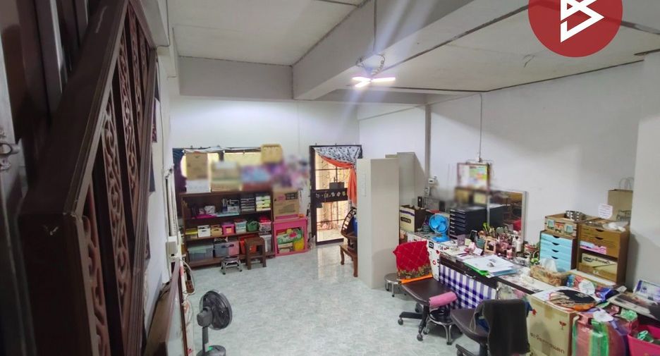 For sale 2 bedrooms townhouse in Mueang Uttaradit, Uttaradit