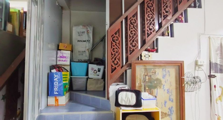 For sale 2 bedrooms townhouse in Mueang Uttaradit, Uttaradit