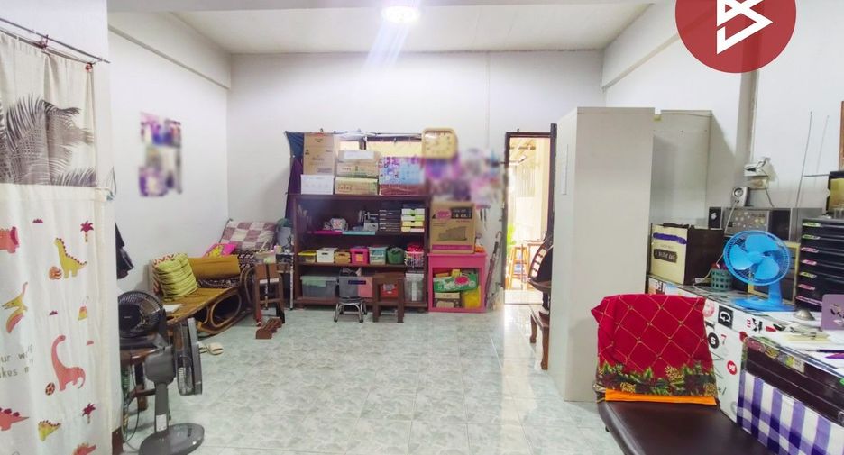 For sale 2 bedrooms townhouse in Mueang Uttaradit, Uttaradit