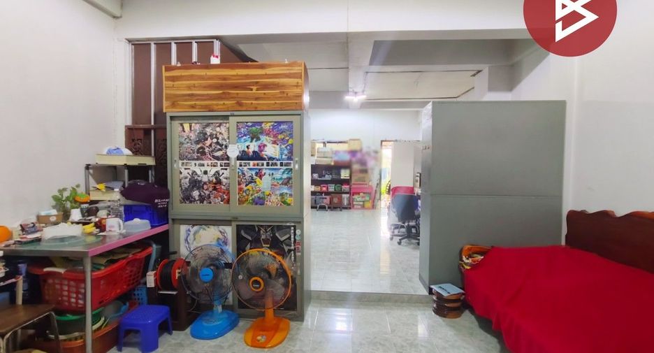 For sale 2 bedrooms townhouse in Mueang Uttaradit, Uttaradit