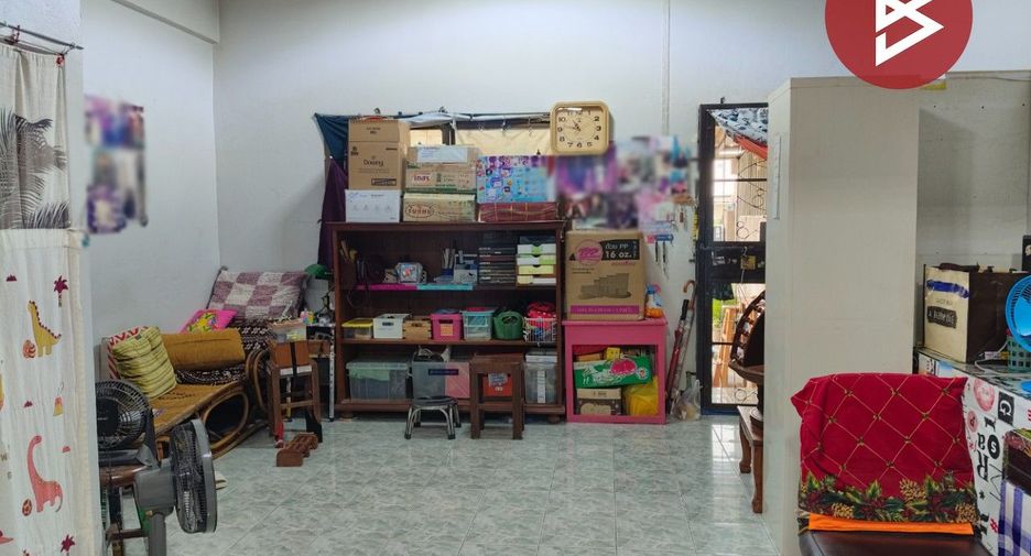 For sale 2 bedrooms townhouse in Mueang Uttaradit, Uttaradit