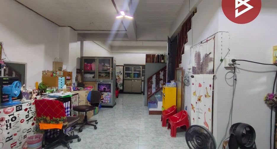 For sale 2 bedrooms townhouse in Mueang Uttaradit, Uttaradit