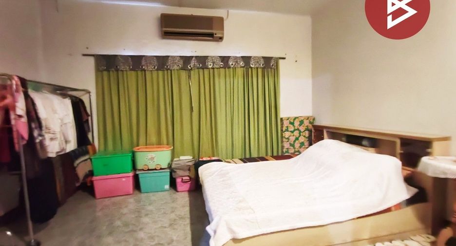 For sale 2 bedrooms townhouse in Mueang Uttaradit, Uttaradit