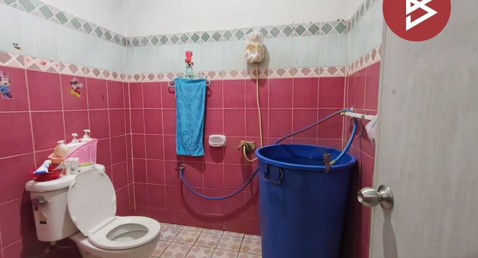For sale 2 bedrooms townhouse in Mueang Uttaradit, Uttaradit