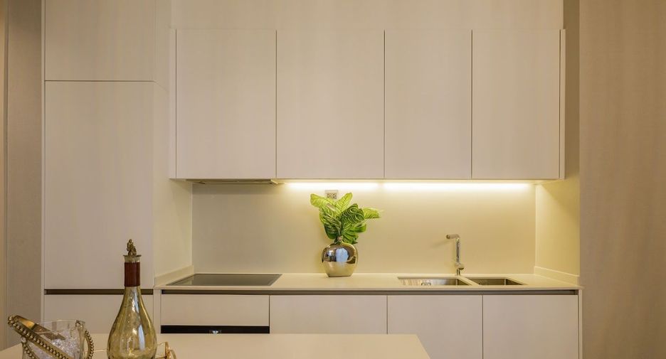 For rent 2 bedrooms condo in Khlong Toei, Bangkok