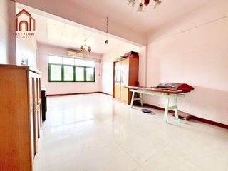 For sale 8 bedrooms retail Space in Lam Luk Ka, Pathum Thani