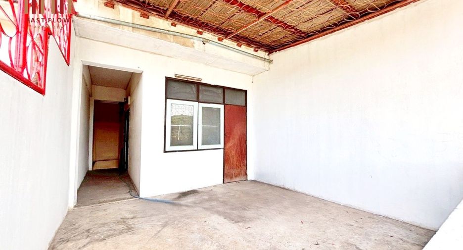 Local comercial en venta de 8 habitaciones en Lam Luk Ka, Pathum Thani