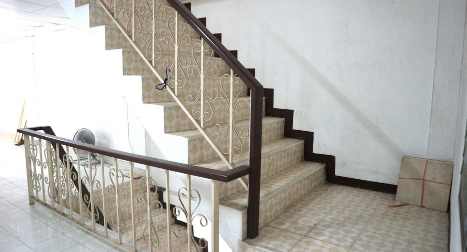 For sale 3 bedrooms retail Space in Bang Bon, Bangkok
