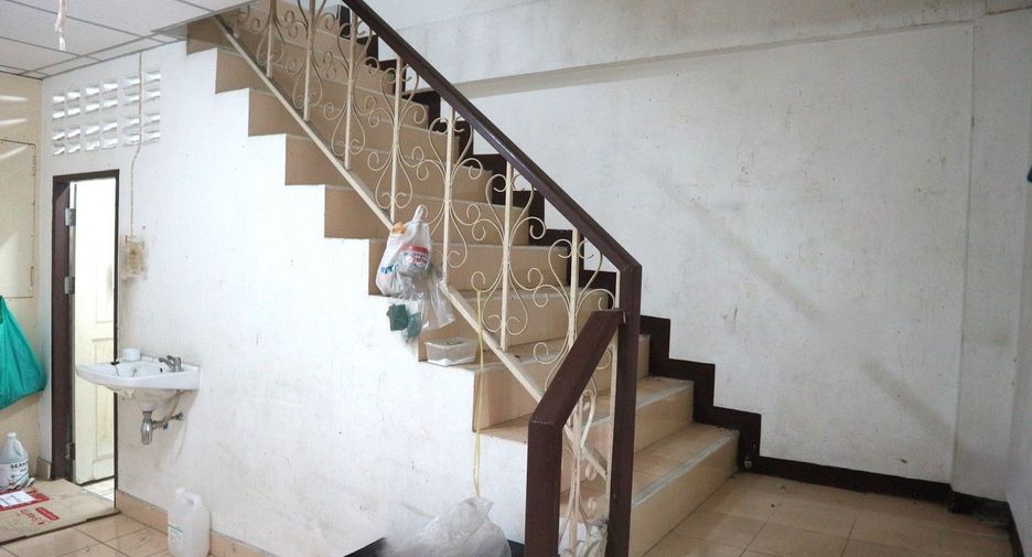 For sale 3 bedrooms retail Space in Bang Bon, Bangkok