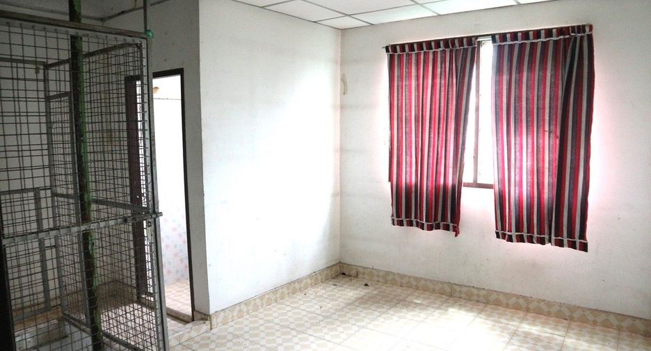 For sale 3 bedrooms retail Space in Bang Bon, Bangkok