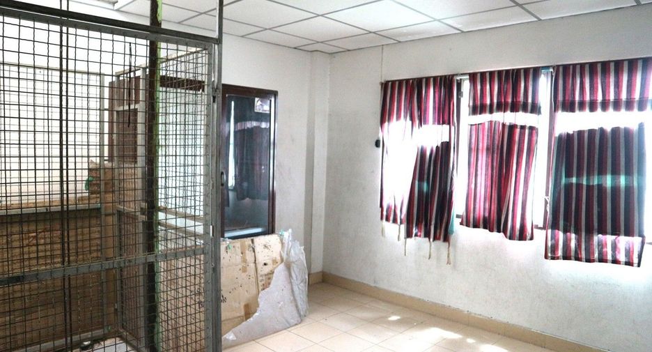 For sale 3 bedrooms retail Space in Bang Bon, Bangkok