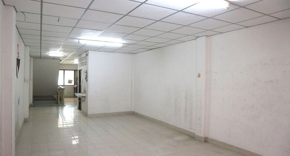 For sale 3 bedrooms retail Space in Bang Bon, Bangkok