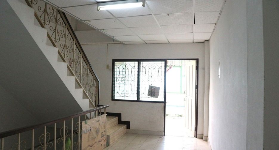 For sale 3 bedrooms retail Space in Bang Bon, Bangkok