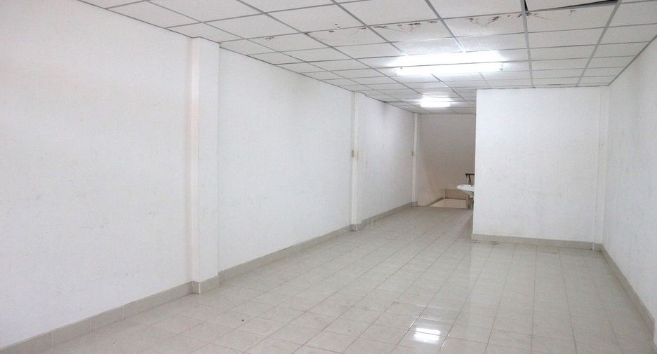 For sale 3 bedrooms retail Space in Bang Bon, Bangkok