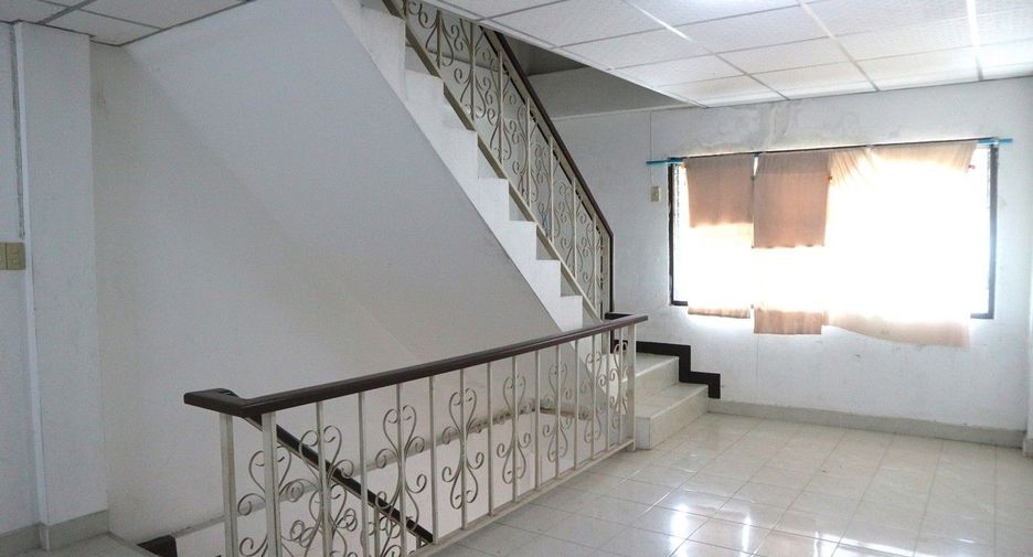 For sale 3 bedrooms retail Space in Bang Bon, Bangkok