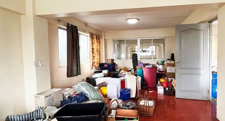 For sale 6 bedrooms retail Space in Taling Chan, Bangkok