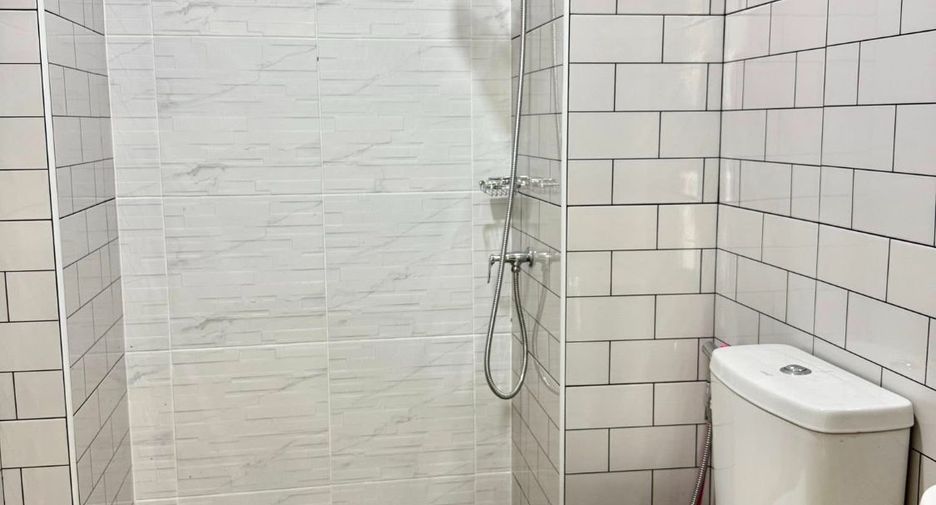 For rent and for sale 4 bedrooms house in Si Racha, Chonburi