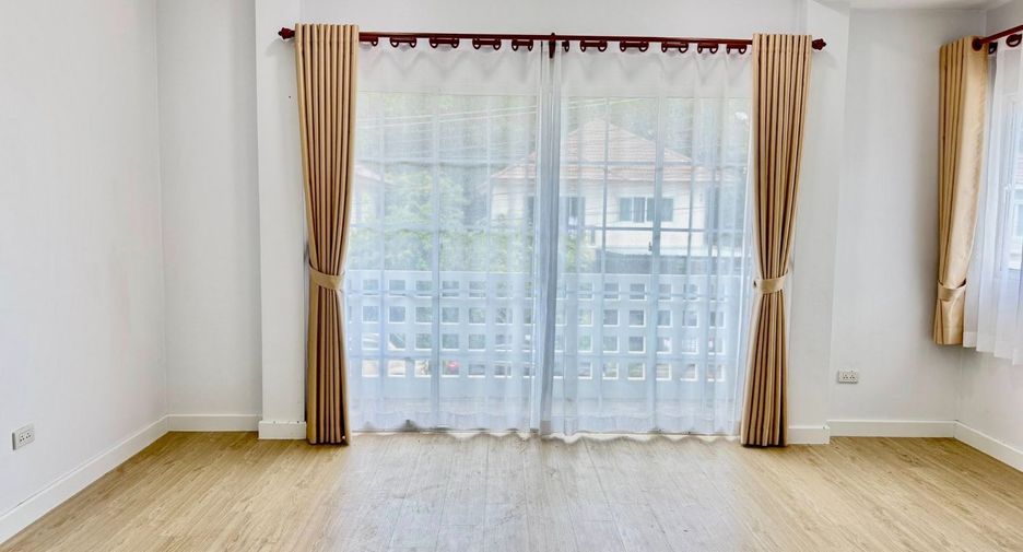 For rent and for sale 4 bedrooms house in Si Racha, Chonburi