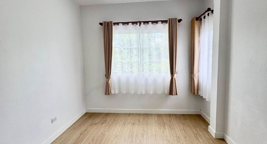 For rent and for sale 4 bedrooms house in Si Racha, Chonburi