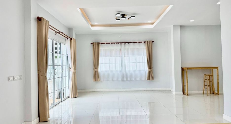 For rent and for sale 4 bedrooms house in Si Racha, Chonburi