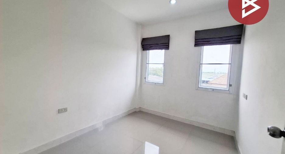 For rent and for sale 3 bedrooms townhouse in Phan Thong, Chonburi