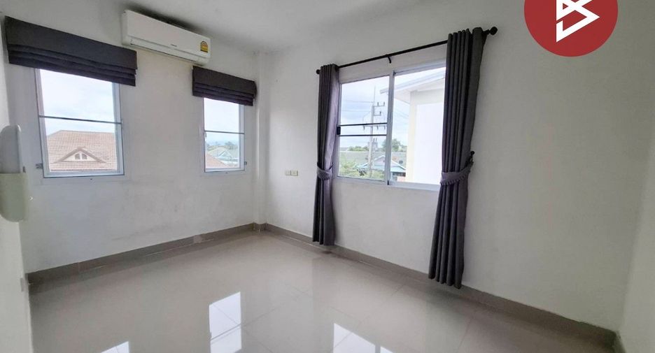 For rent and for sale 3 bedrooms townhouse in Phan Thong, Chonburi