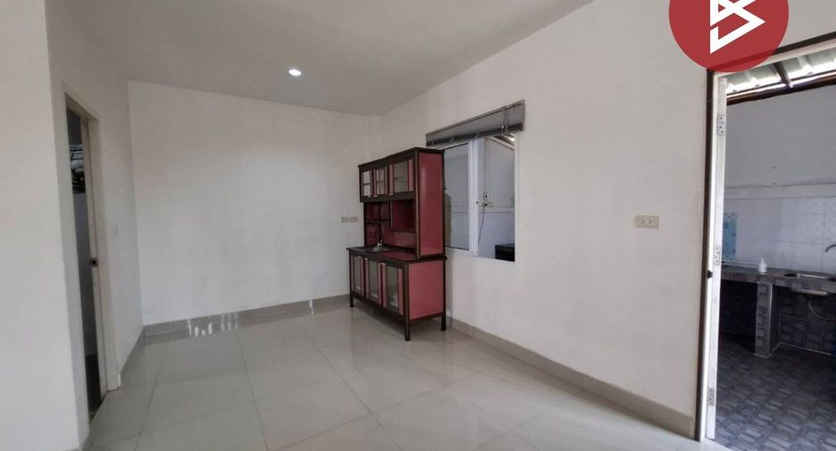 For rent and for sale 3 bedrooms townhouse in Phan Thong, Chonburi