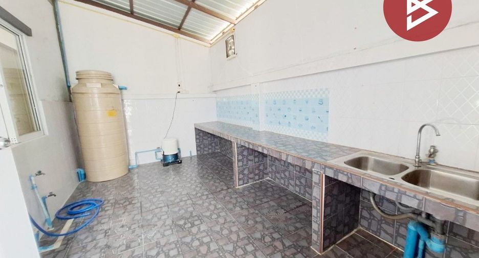 For rent and for sale 3 bedrooms townhouse in Phan Thong, Chonburi