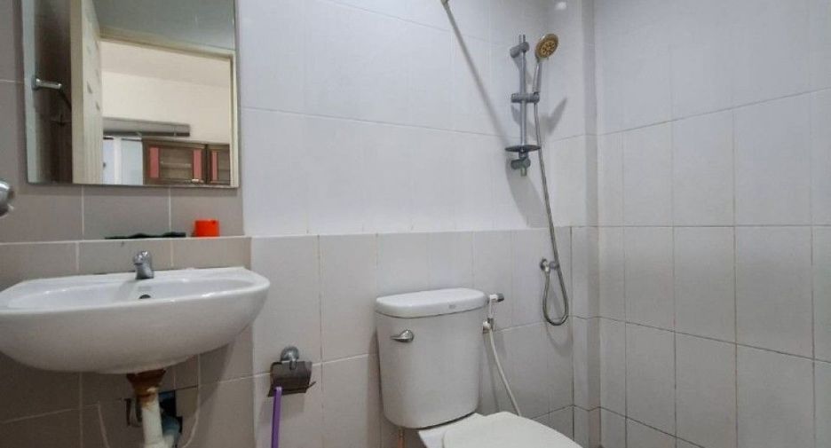 For rent and for sale 3 bedrooms townhouse in Phan Thong, Chonburi