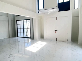 For sale 8 bedrooms retail Space in Prawet, Bangkok