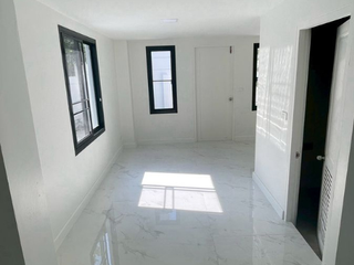For sale 8 bedrooms retail Space in Prawet, Bangkok