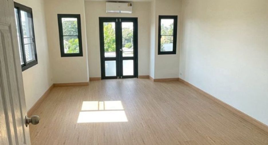 For sale 8 bedrooms retail Space in Prawet, Bangkok