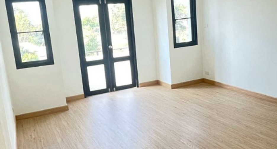 For sale 8 bedrooms retail Space in Prawet, Bangkok
