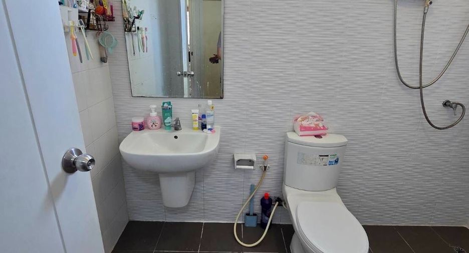 For sale 3 bedrooms townhouse in Phra Samut Chedi, Samut Prakan