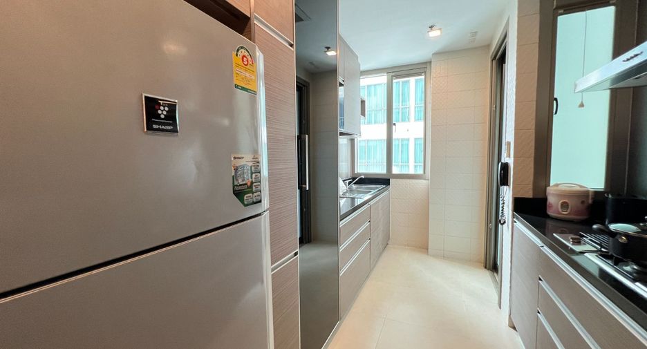 For rent 2 bedrooms condo in Watthana, Bangkok