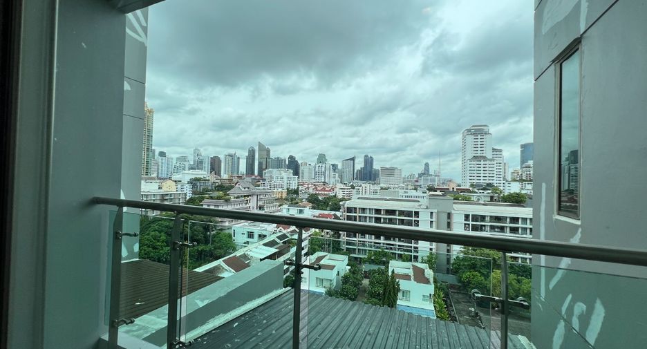 For rent 2 bedrooms condo in Watthana, Bangkok