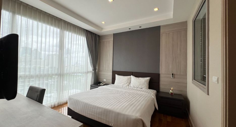 For rent 2 bedrooms condo in Watthana, Bangkok