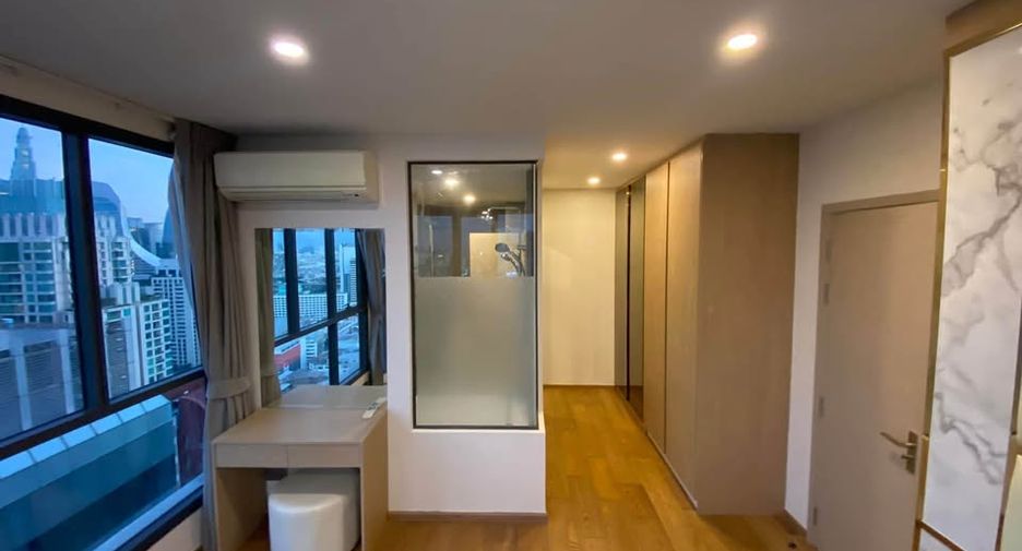 For rent 2 bedrooms condo in Pathum Wan, Bangkok
