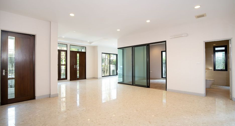 Casa en venta de 4 habitaciones en Bang Bon, Bangkok