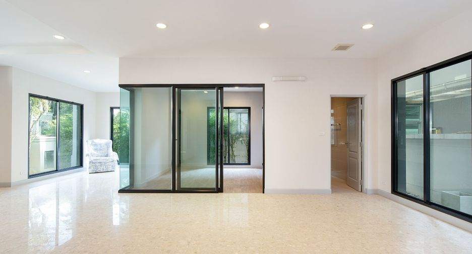 Casa en venta de 4 habitaciones en Bang Bon, Bangkok