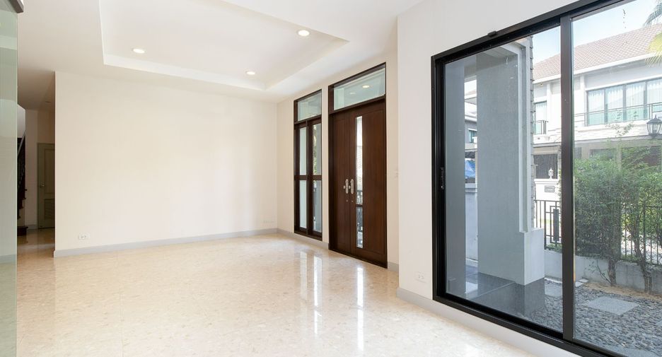 Casa en venta de 4 habitaciones en Bang Bon, Bangkok
