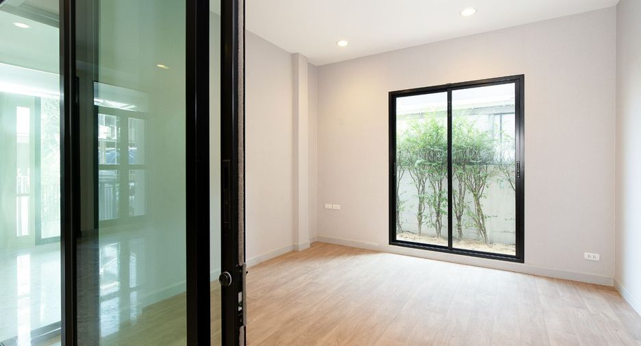 Casa en venta de 4 habitaciones en Bang Bon, Bangkok